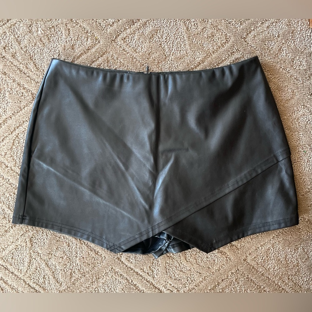 Blush Boutique Women’s Black Faux Leather Wrap Mini Skirt Size Large